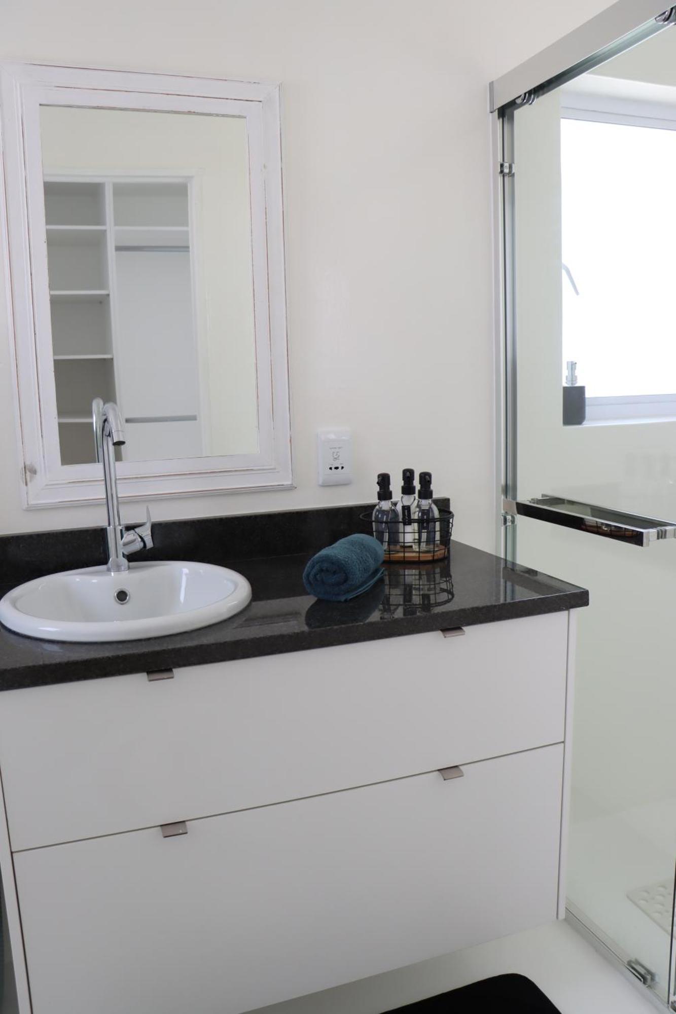 Nivenia Beach House Bettyʼs Bay Exterior foto