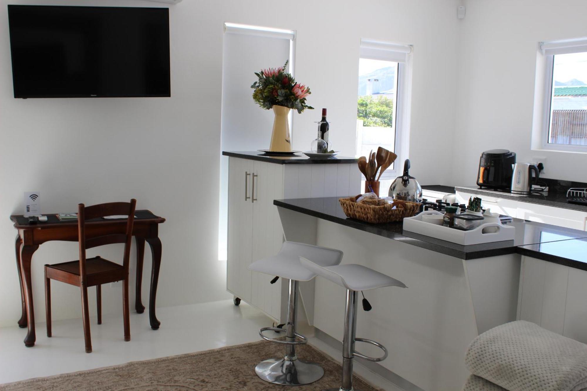 Nivenia Beach House Bettyʼs Bay Exterior foto